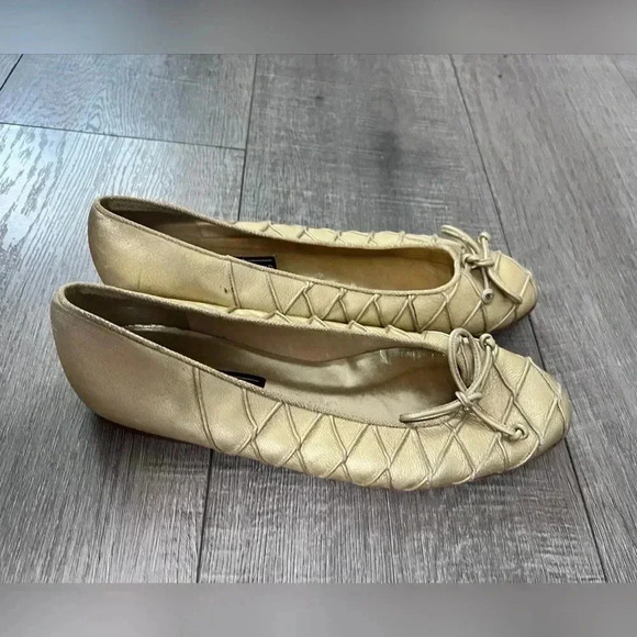 Stuart Weitzman Vintage Gold Braided Gabby Ballet Bow Flats - Picture 1 of 6
